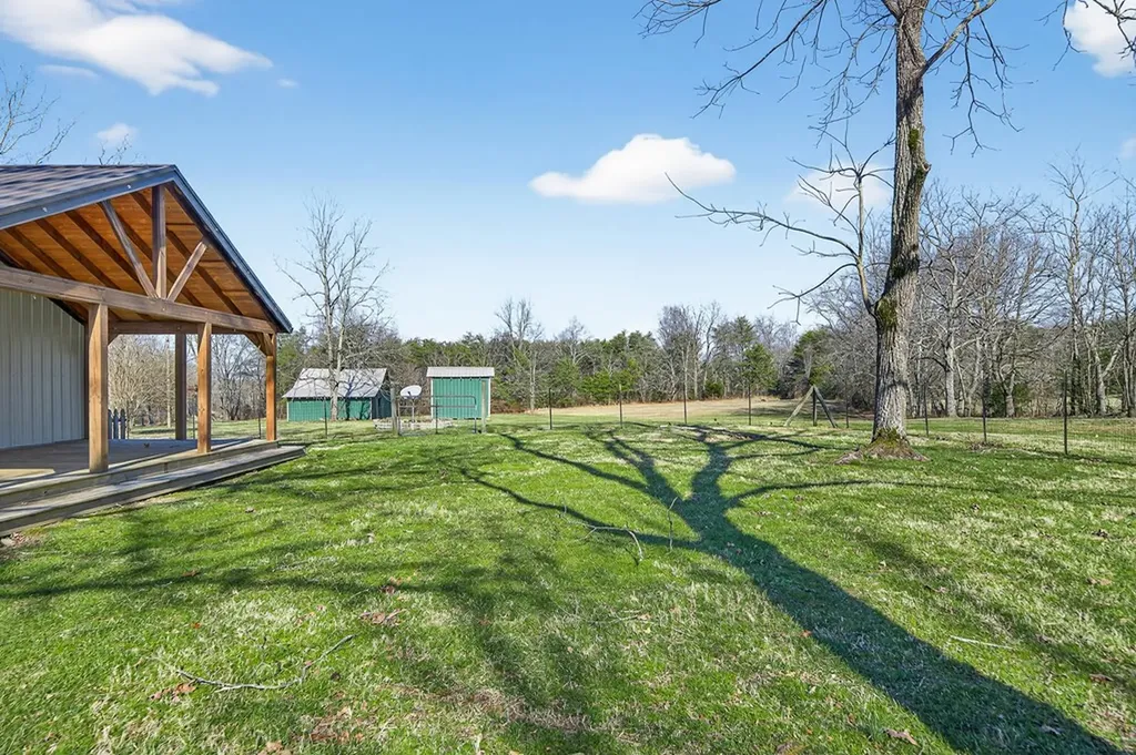 2496 Chestnut Hill Road Crossville TN 38571