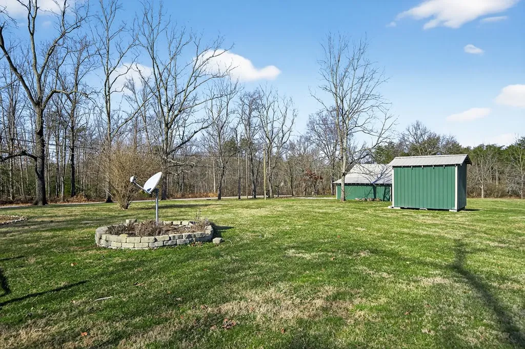 2496 Chestnut Hill Road Crossville TN 38571