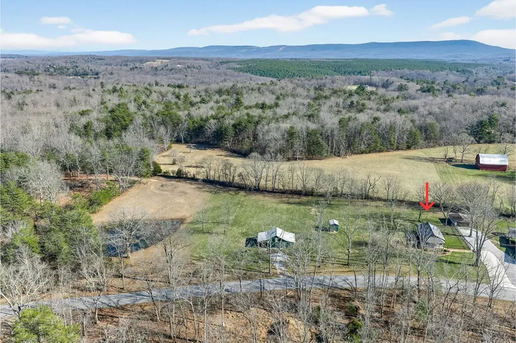 2496 Chestnut Hill Road Crossville TN 38571