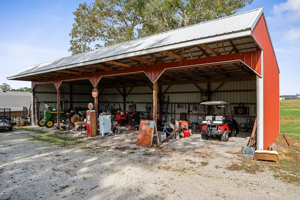 822 Old Smithville Highway N Sparta TN 38583