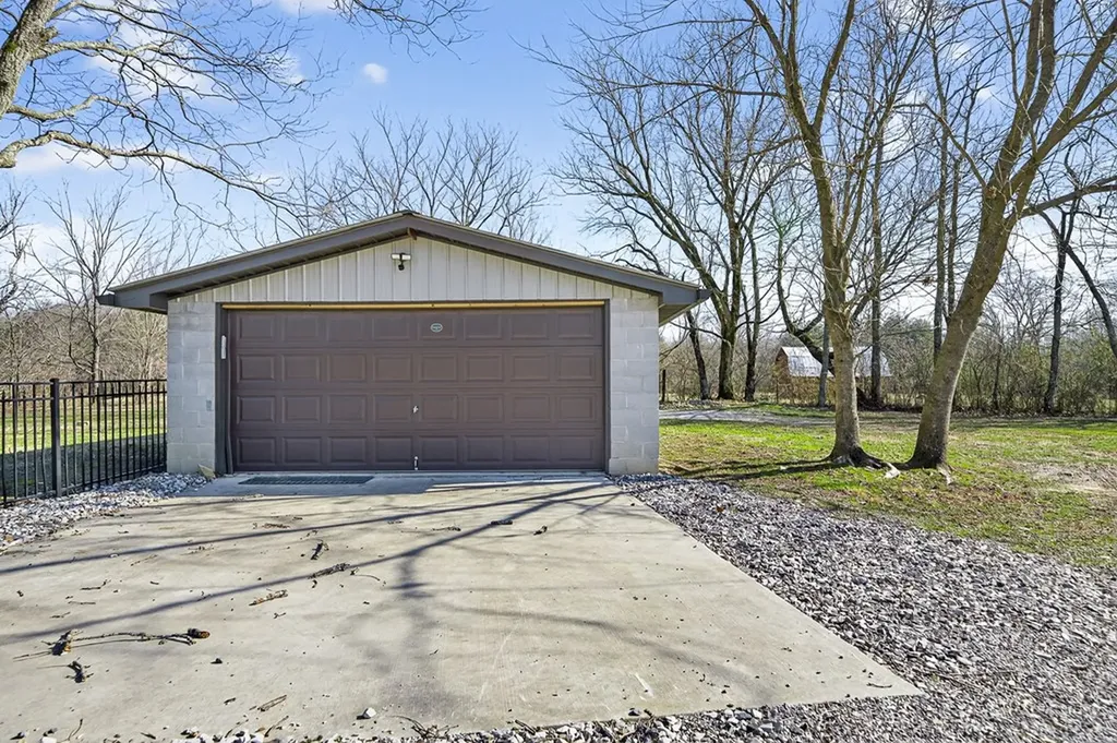 2490 & 2496 Chestnut Hill Road Crossville TN 38571