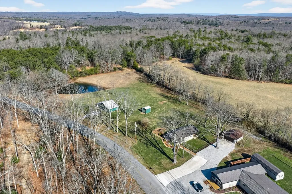 2490 & 2496 Chestnut Hill Road Crossville TN 38571