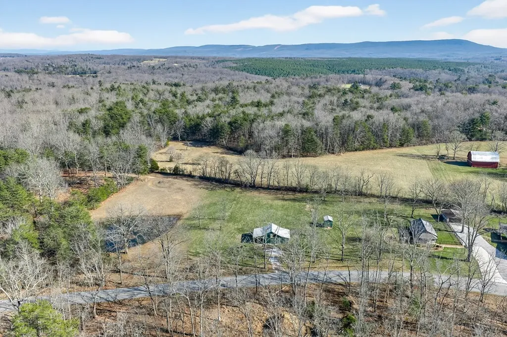 2490 & 2496 Chestnut Hill Road Crossville TN 38571