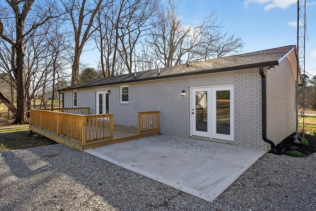 199 W Whitehall Road Cookeville TN 38501