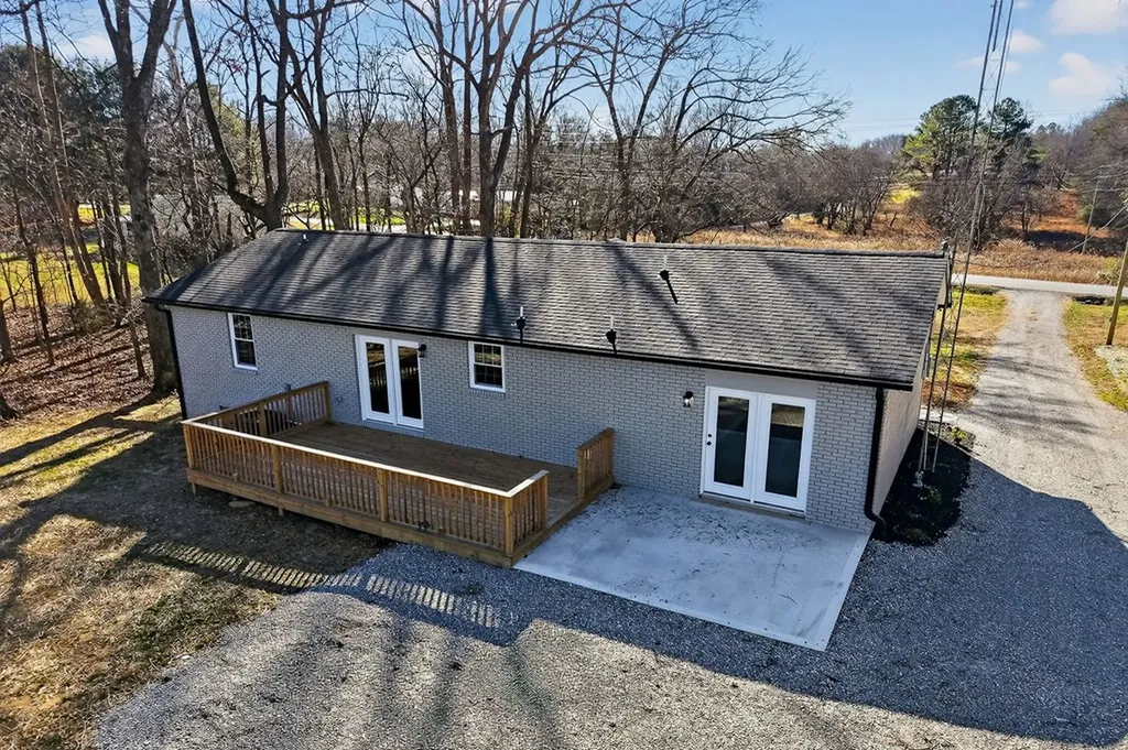 199 W Whitehall Road Cookeville TN 38501