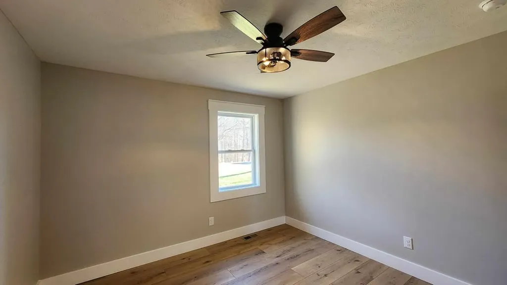 5021 Eagles Cove Road Byrdstown TN 38549