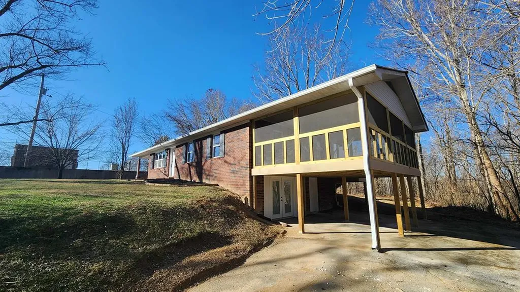 5021 Eagles Cove Road Byrdstown TN 38549