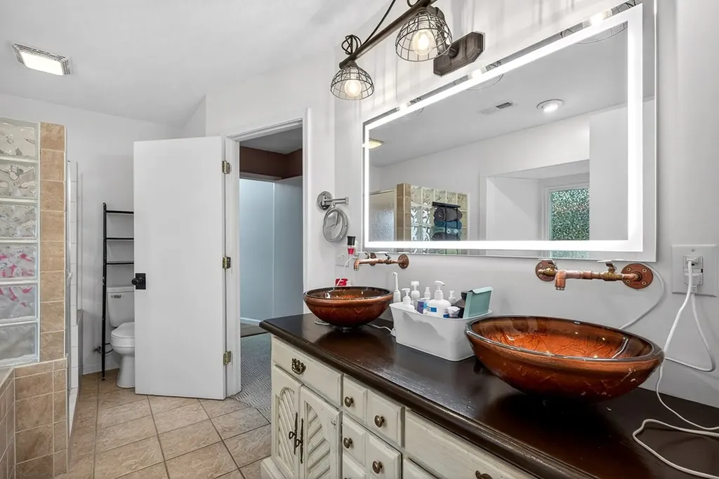 1360 Charles Street Cookeville TN 38506