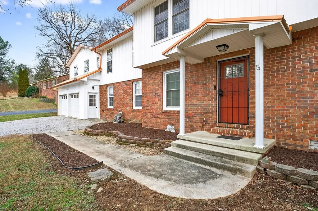 1360 Charles Street Cookeville TN 38506