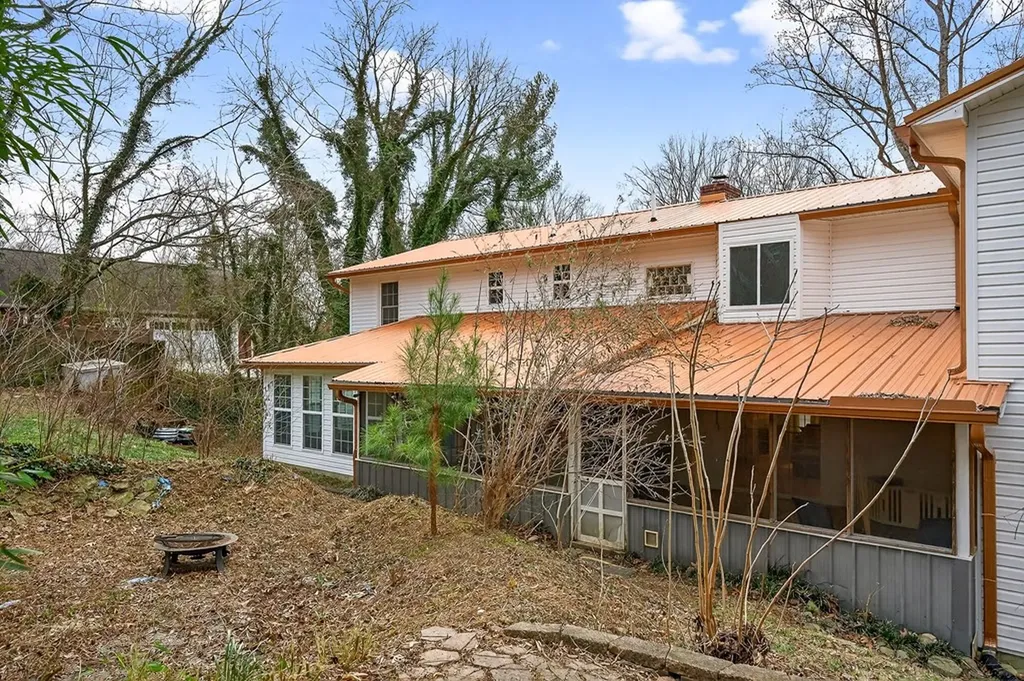 1360 Charles Street Cookeville TN 38506