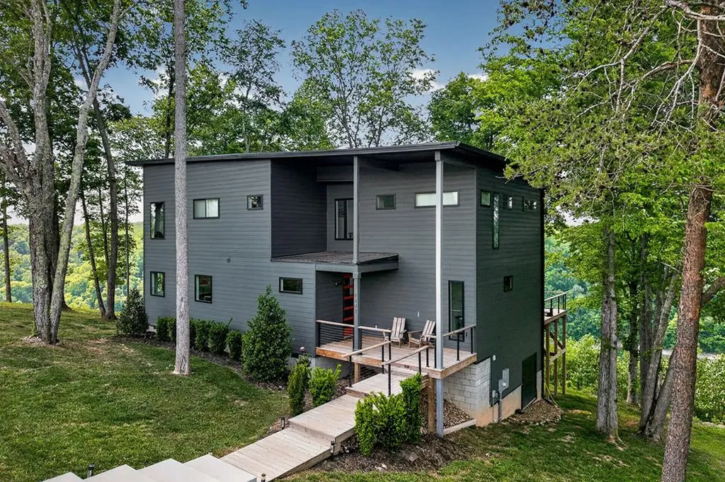 1171 W Hutchins Bend Road Sparta TN 38583