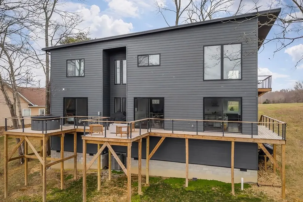 1171 W Hutchins Bend Road Sparta TN 38583