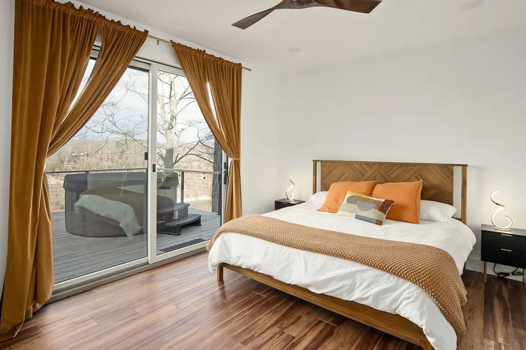 1171 W Hutchins Bend Road Sparta TN 38583