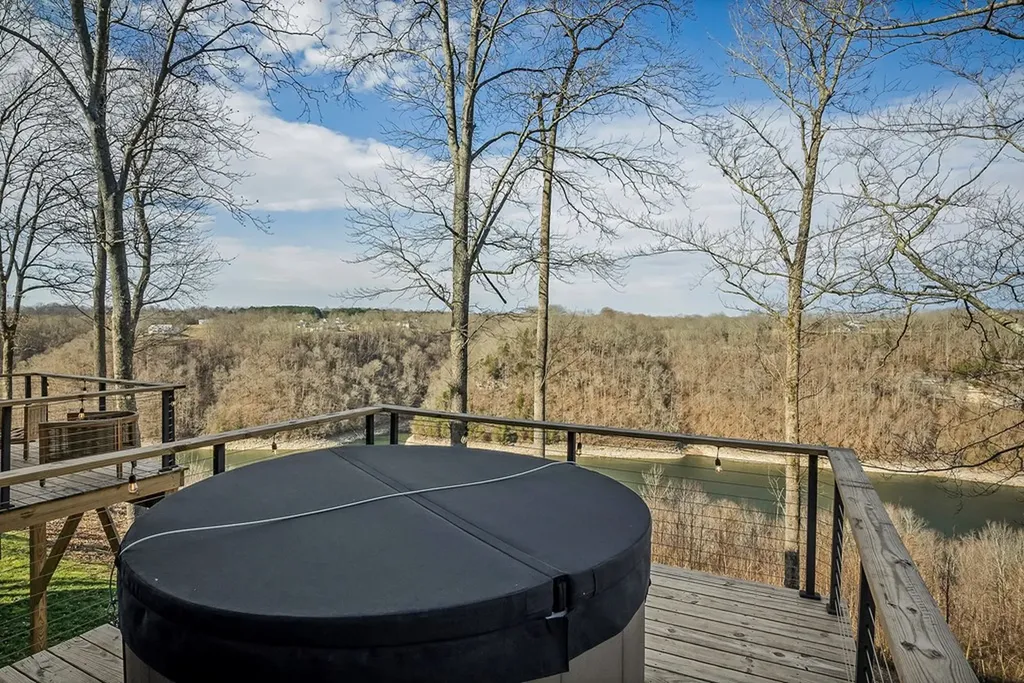 1171 W Hutchins Bend Road Sparta TN 38583