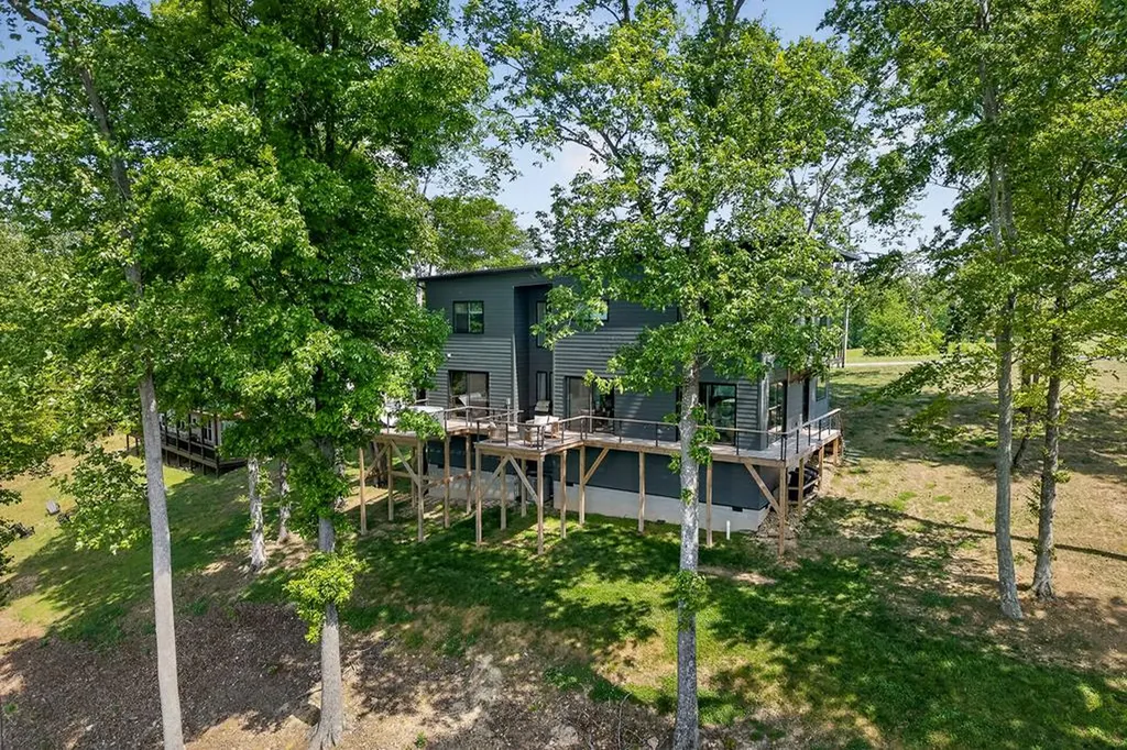1171 W Hutchins Bend Road Sparta TN 38583