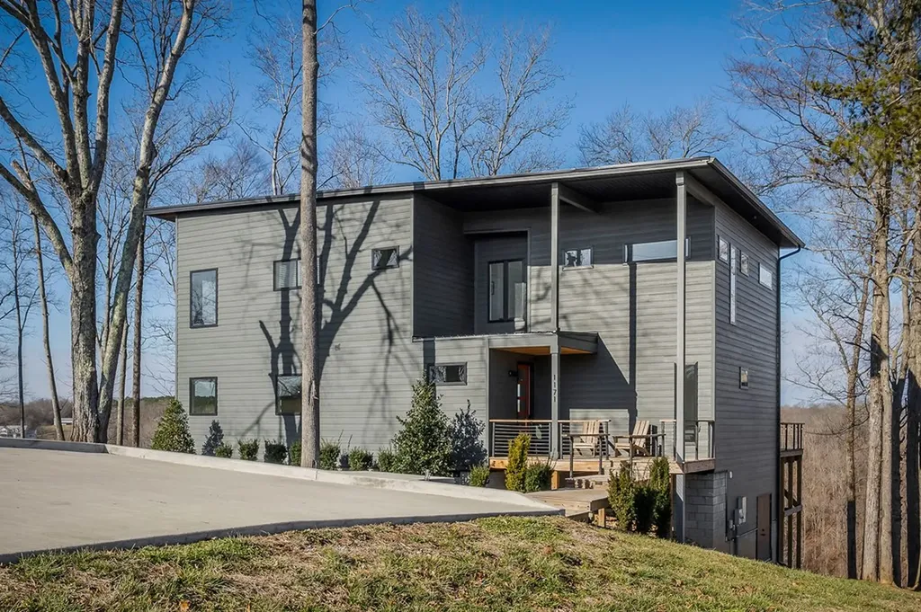 1171 W Hutchins Bend Road Sparta TN 38583