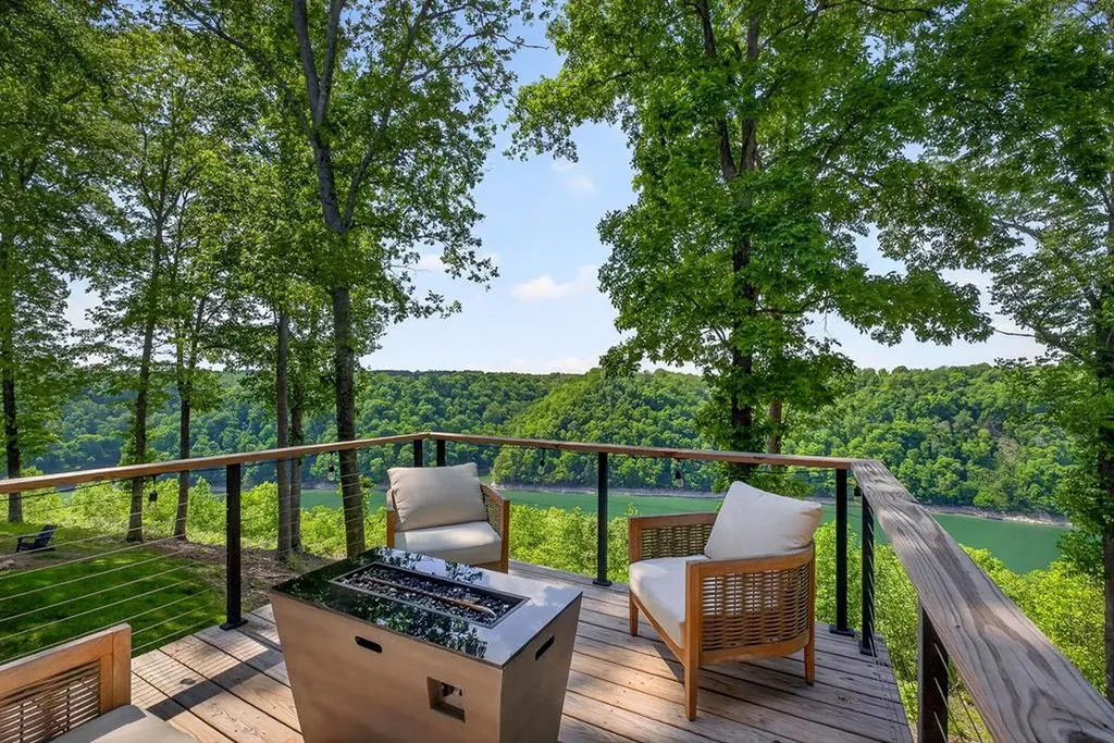 1171 W Hutchins Bend Road Sparta TN 38583
