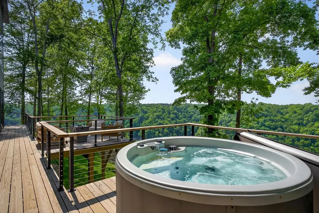 1171 W Hutchins Bend Road Sparta TN 38583