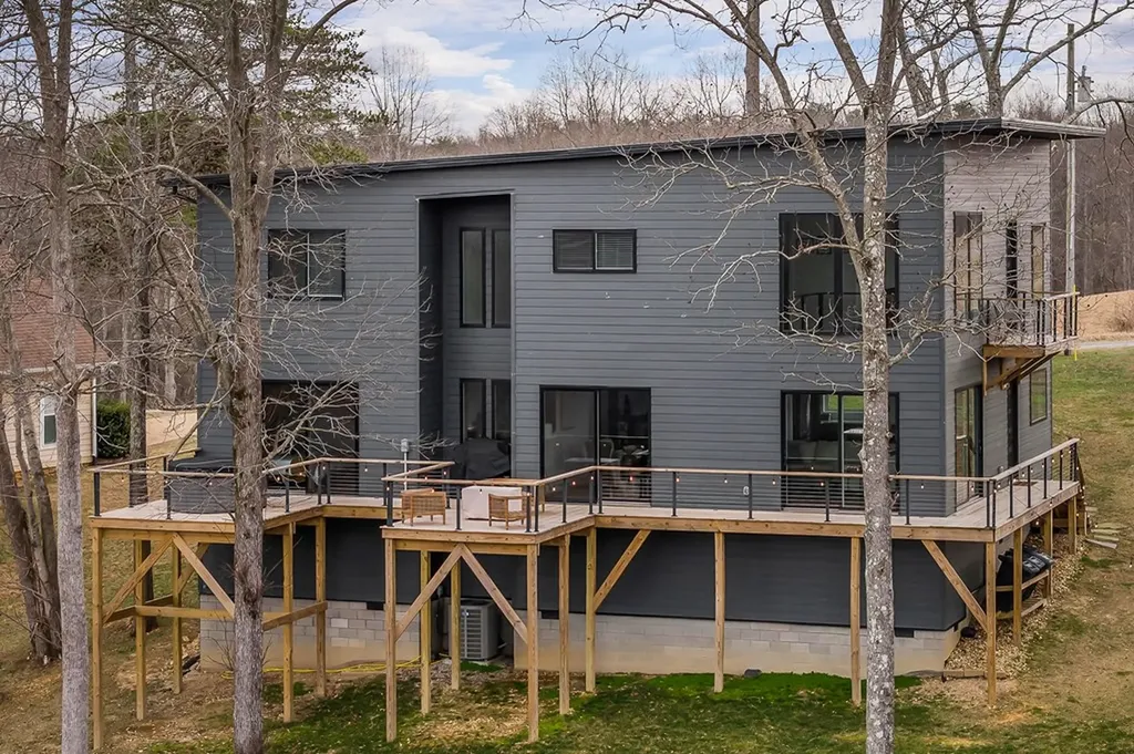 1171 W Hutchins Bend Road Sparta TN 38583