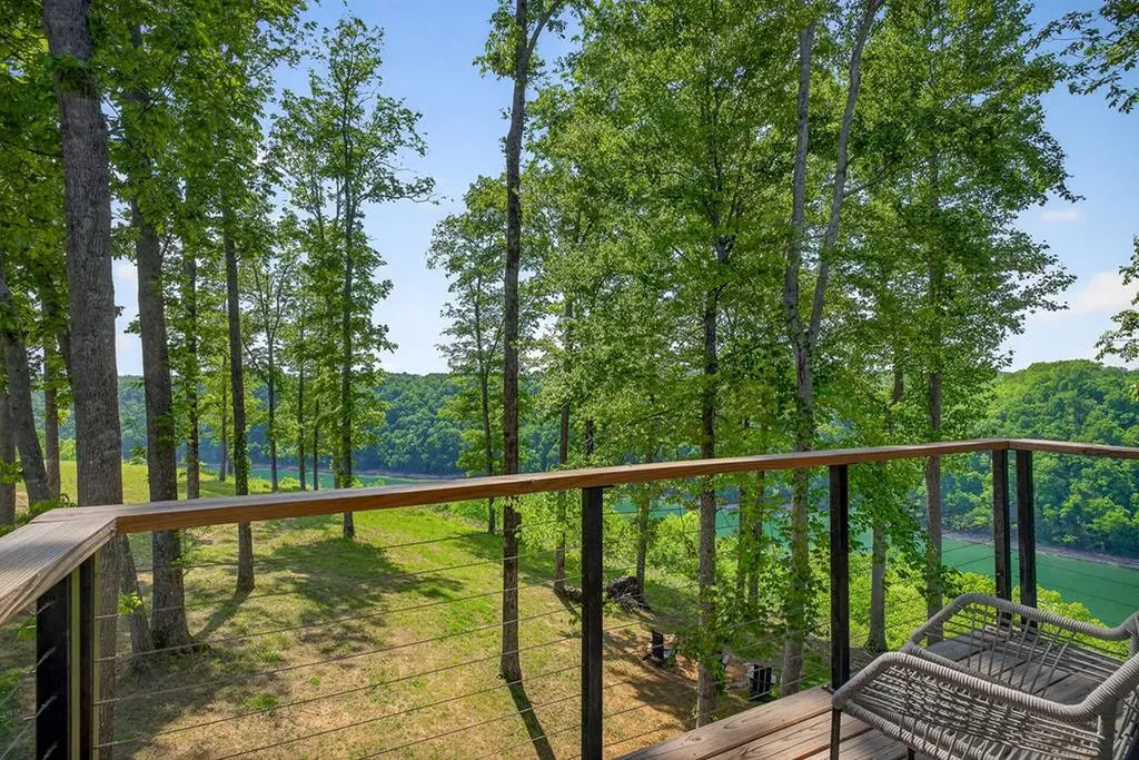 1171 W Hutchins Bend Road Sparta TN 38583