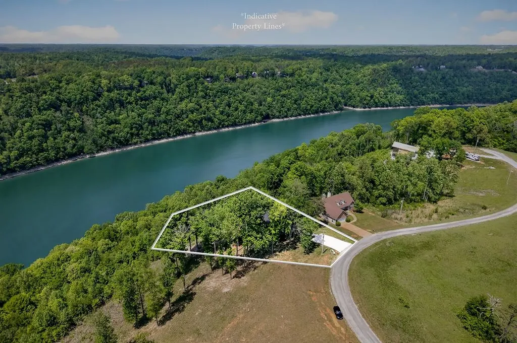 1171 W Hutchins Bend Road Sparta TN 38583