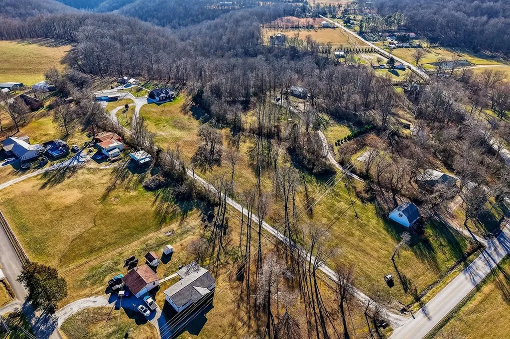 6081 Buck Mountain Road Cookeville TN 38506