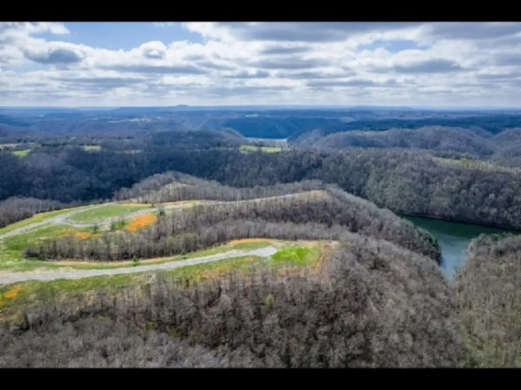 Lot 13 Lord Botetourt Court Baxter TN 38506