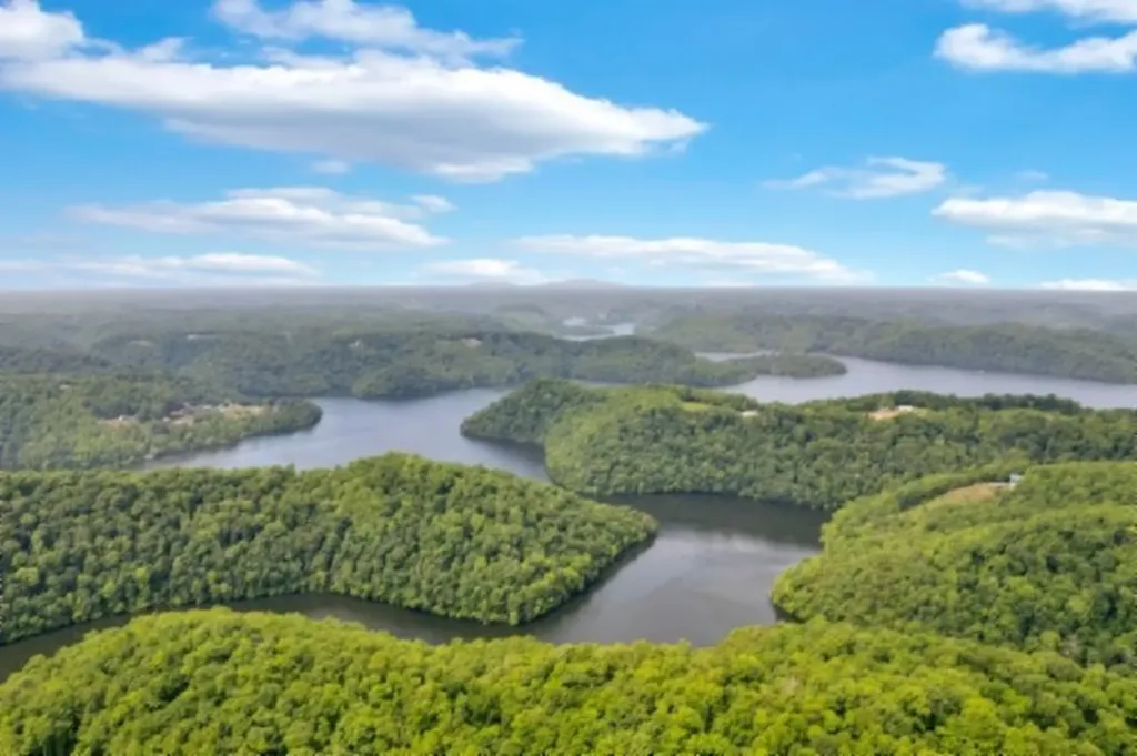 Lot 13 Lord Botetourt Court Baxter TN 38506