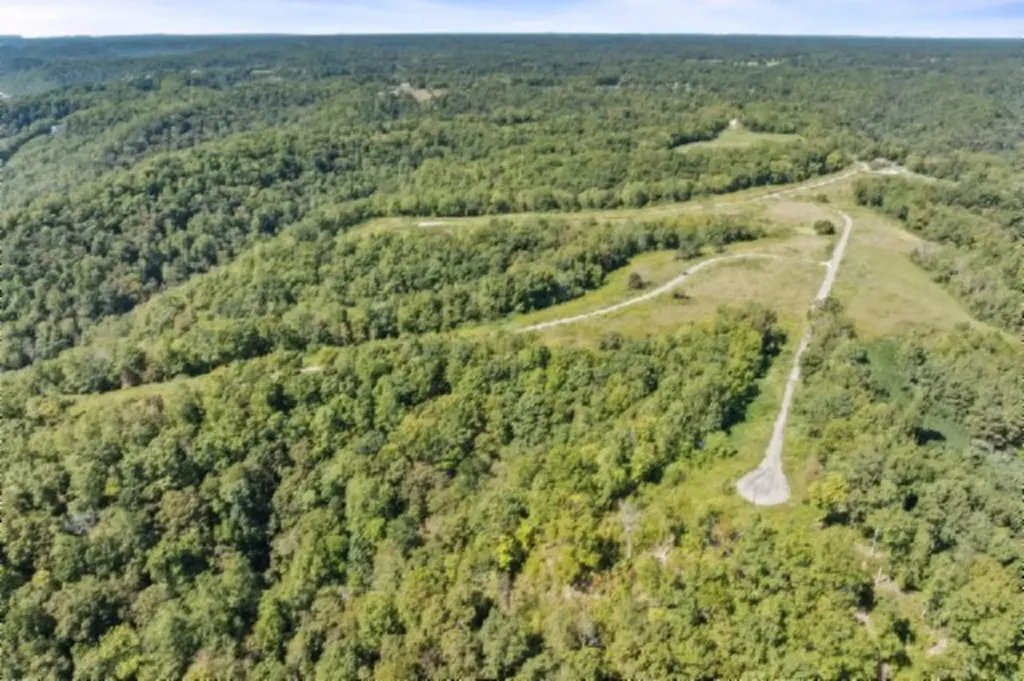 Lot 13 Lord Botetourt Court Baxter TN 38506