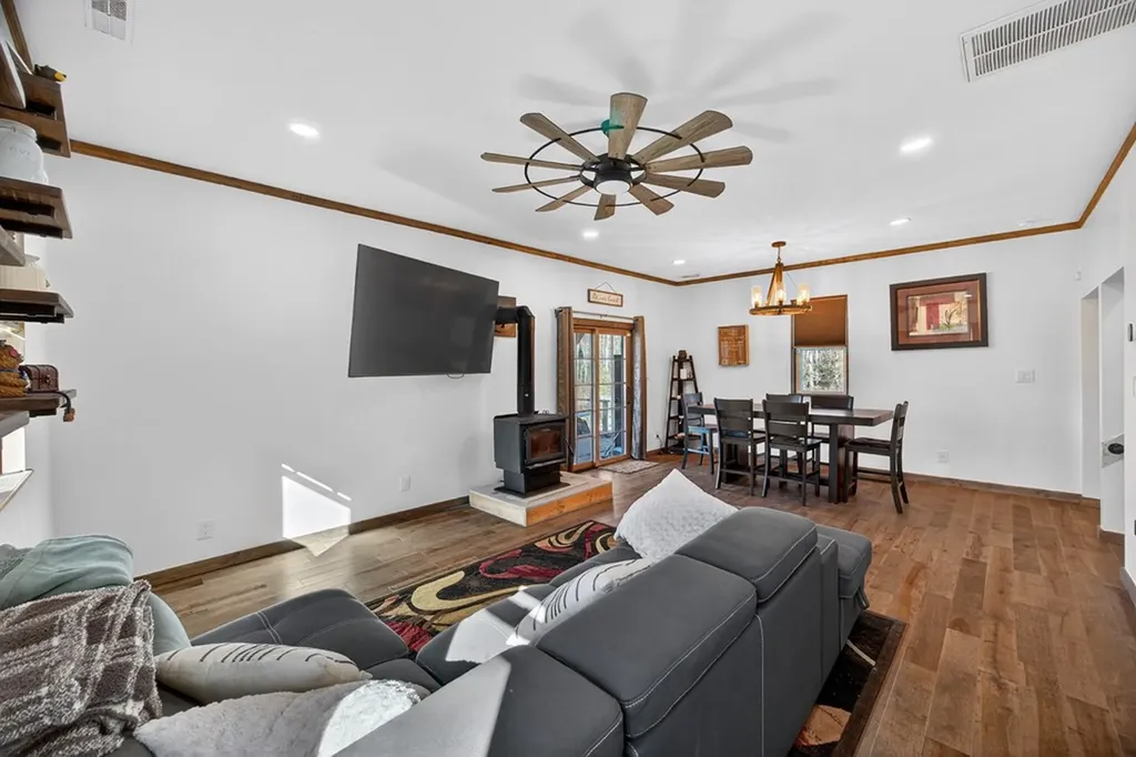 795 Pine Road Pikeville TN 37367