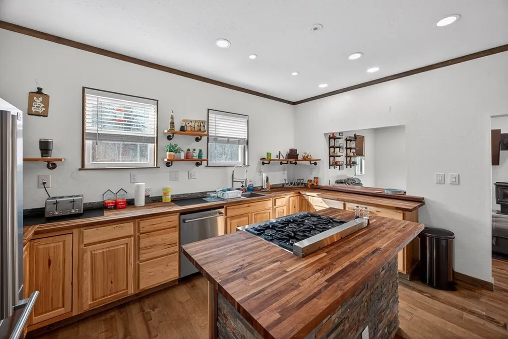 795 Pine Road Pikeville TN 37367