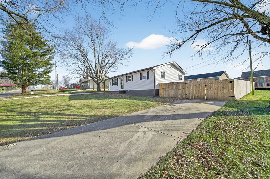 257 Myrtle Avenue Crossville TN 38555