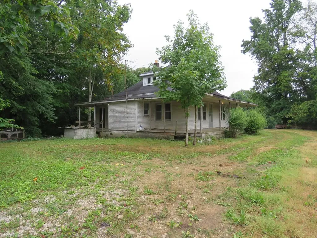 1934 York Highway Gainesboro TN 38562