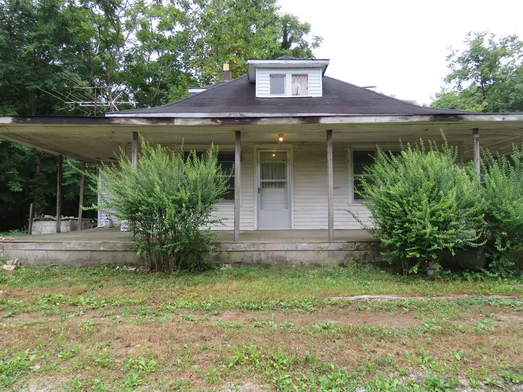 1934 York Highway Gainesboro TN 38562