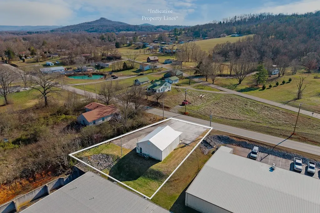 828 N Main Street Byrdstown TN 38549