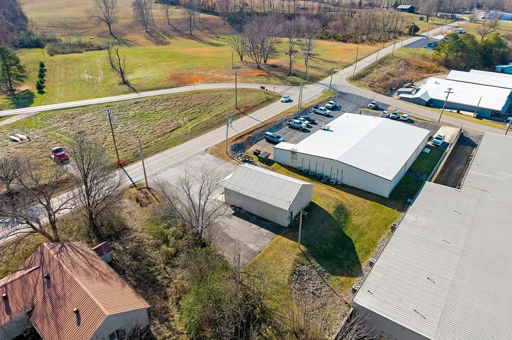 828 N Main Street Byrdstown TN 38549