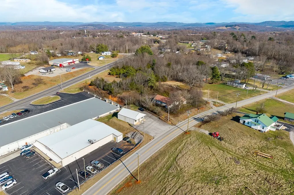 828 N Main Street Byrdstown TN 38549