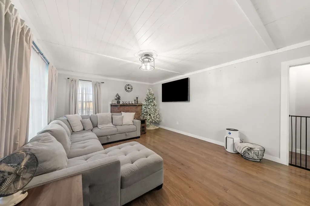 12500 Griffith Road Pikeville TN 37367