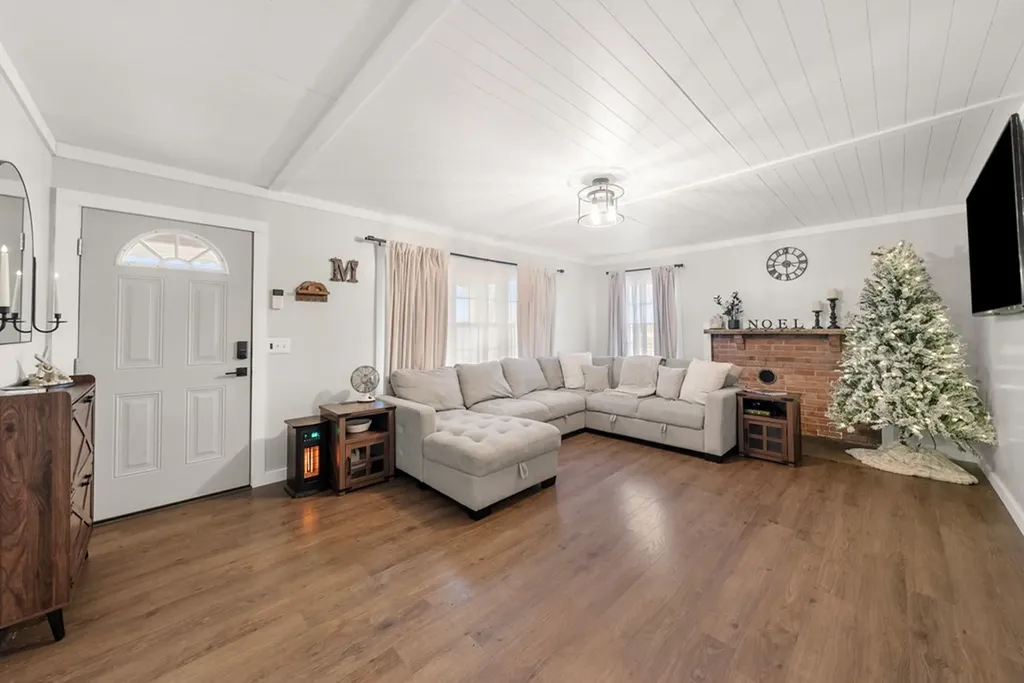 12500 Griffith Road Pikeville TN 37367