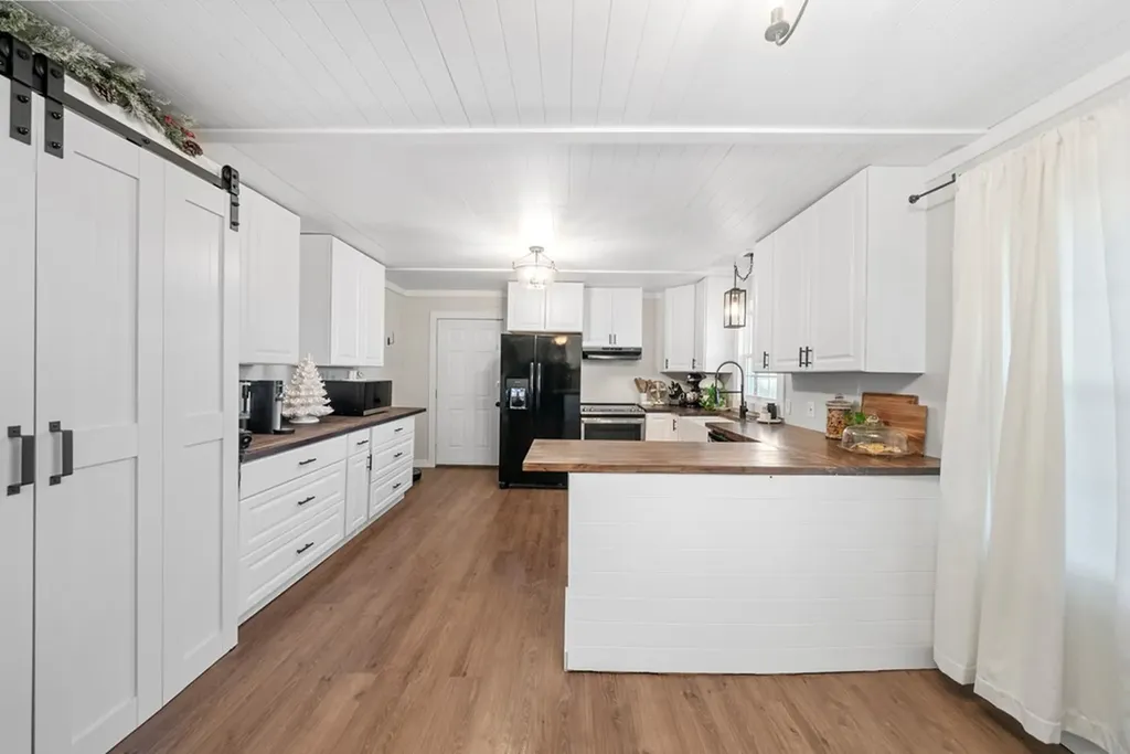 12500 Griffith Road Pikeville TN 37367