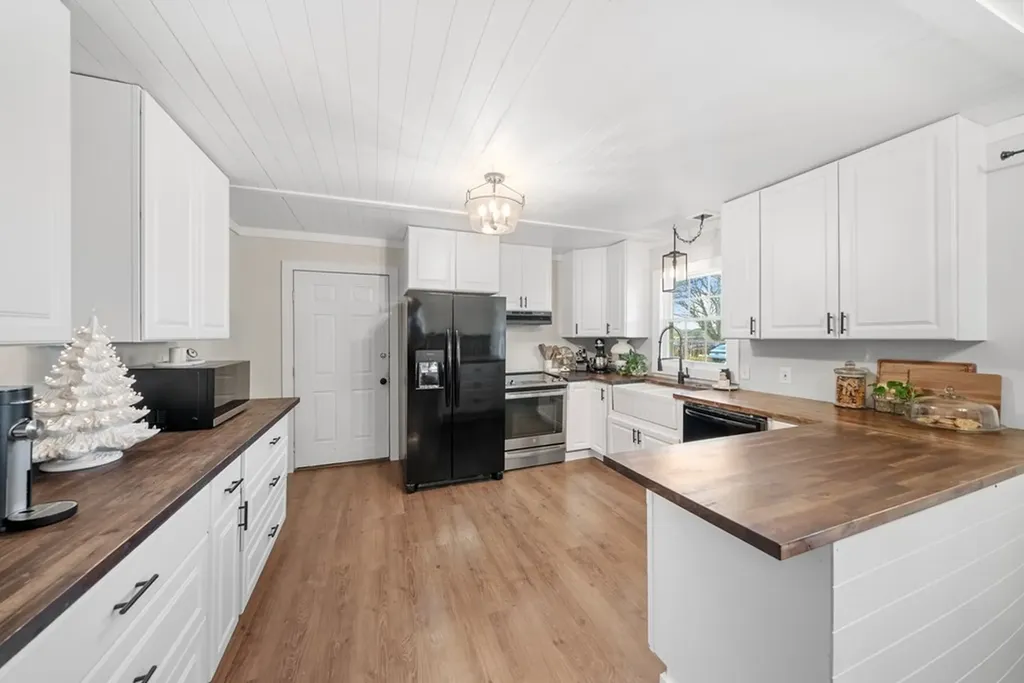 12500 Griffith Road Pikeville TN 37367