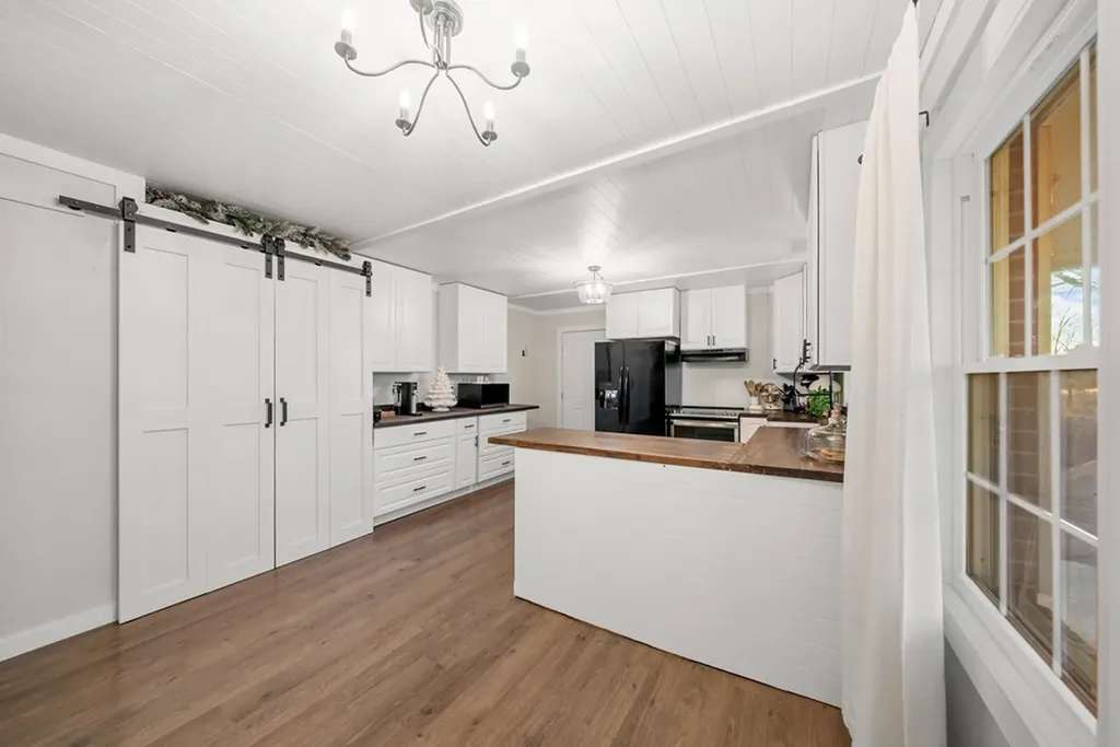 12500 Griffith Road Pikeville TN 37367