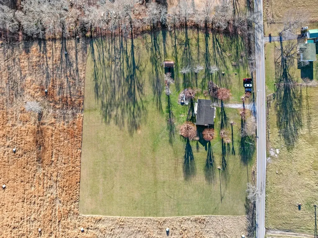 12500 Griffith Road Pikeville TN 37367