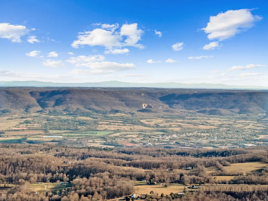 12500 Griffith Road Pikeville TN 37367