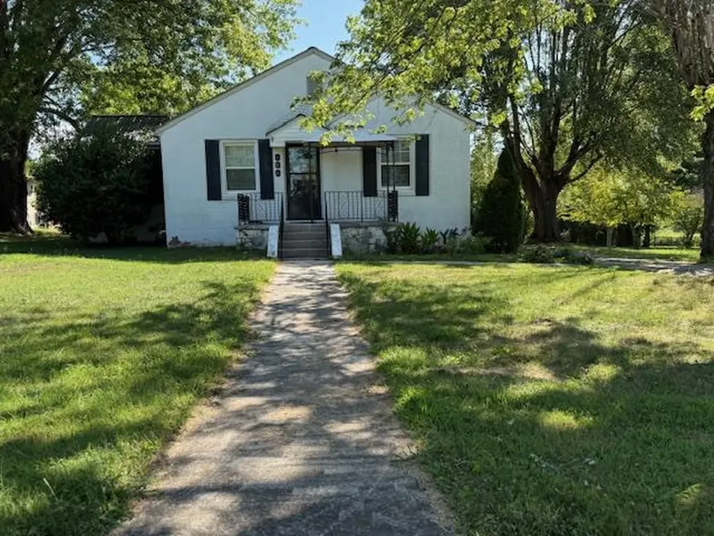 146 Dry Valley Road Algood TN 38506