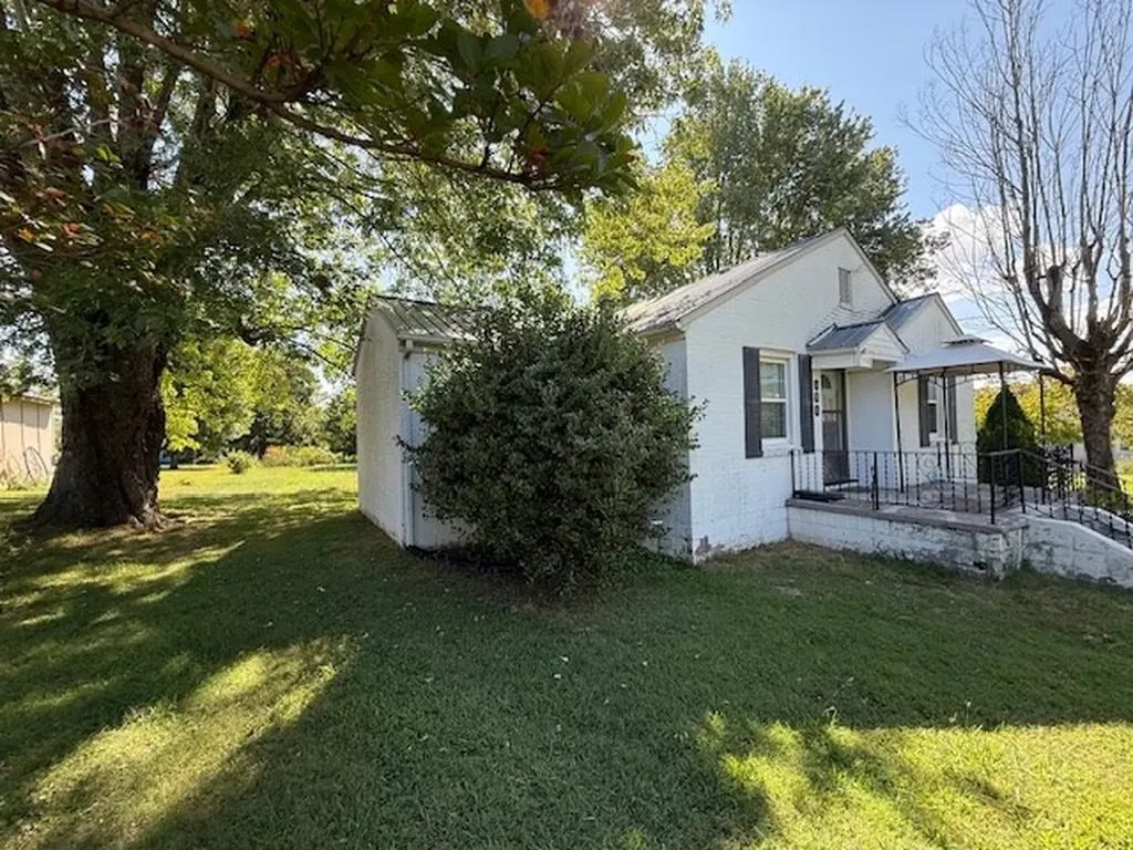 146 Dry Valley Road Algood TN 38506