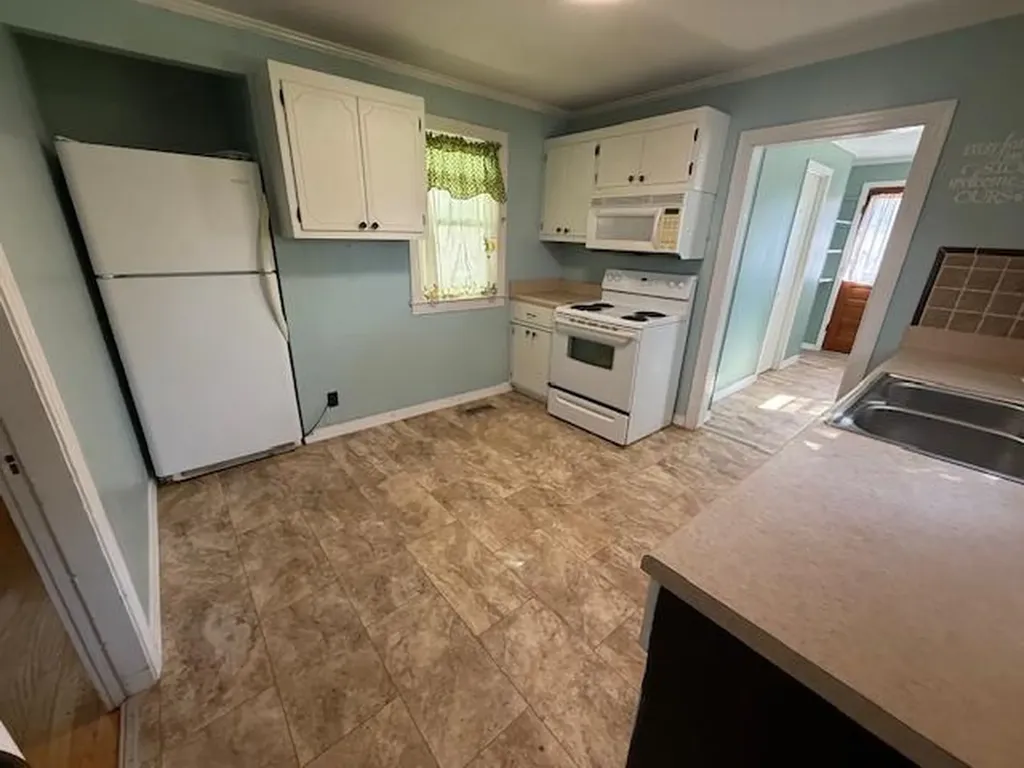 146 Dry Valley Road Algood TN 38506