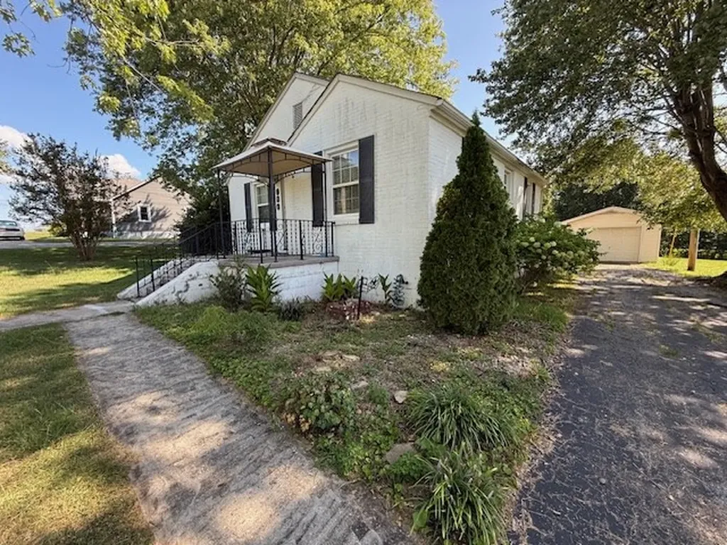 146 Dry Valley Road Algood TN 38506