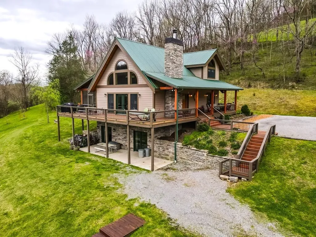 575 East Fork Road Whitleyville TN 38588