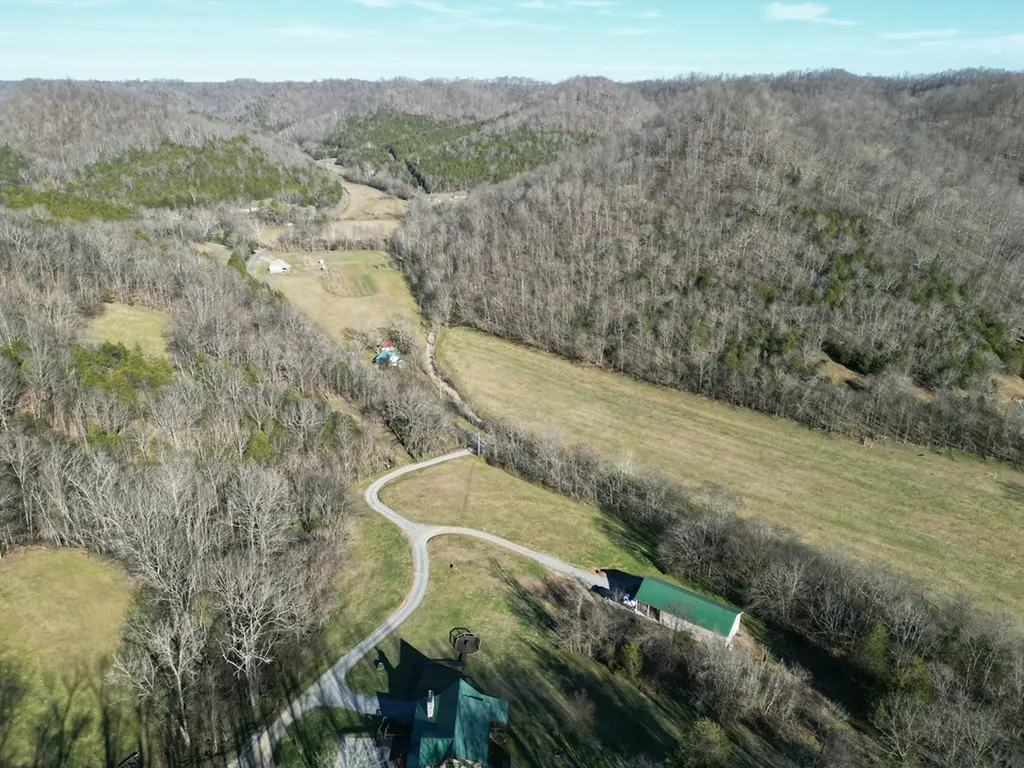 575 East Fork Road Whitleyville TN 38588